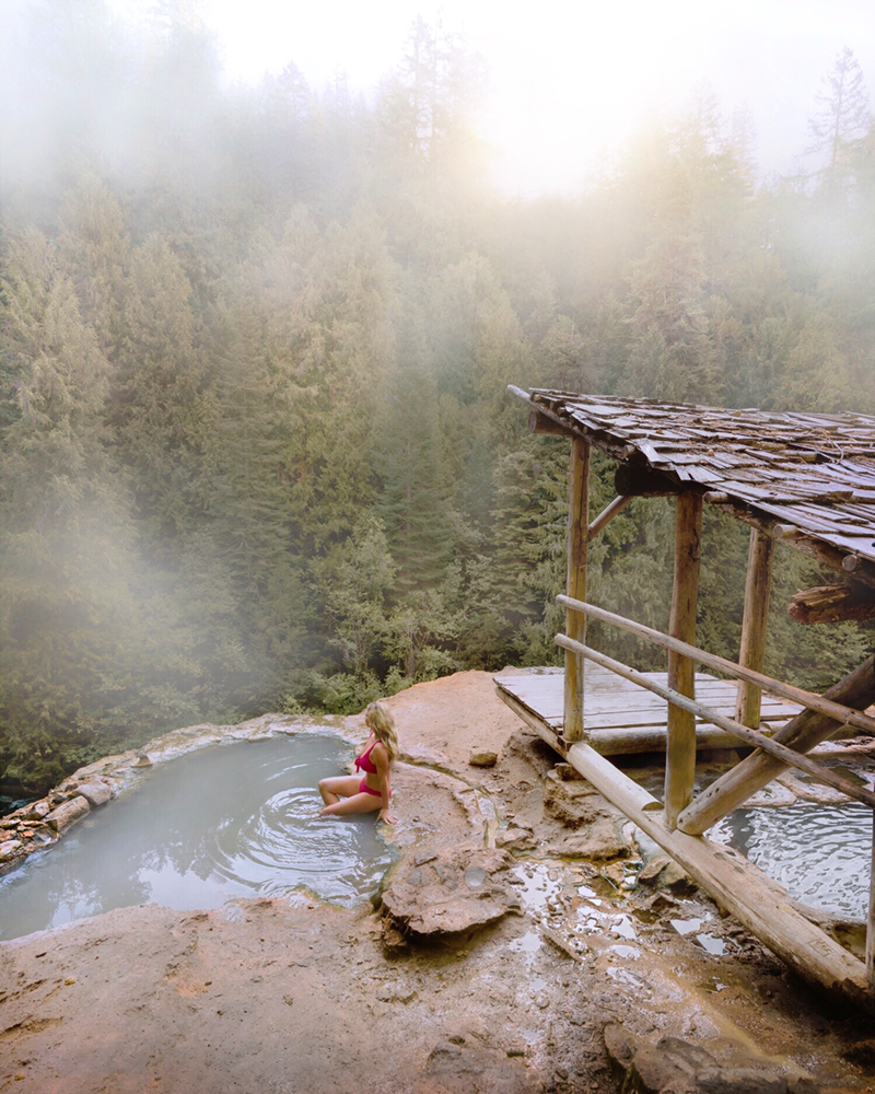 The Perfect Oregon Road Trip - Umpqua Hot Springs, Oregon