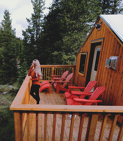 Cabin Stays - Jenn Explore, Travel Influencer and Photographer