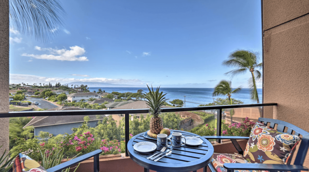 Ocean-view Maui Penthouse with Balcony and Pool access