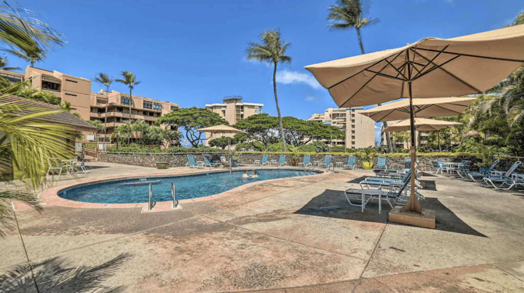 Ocean-view Maui Penthouse with Balcony and Pool access