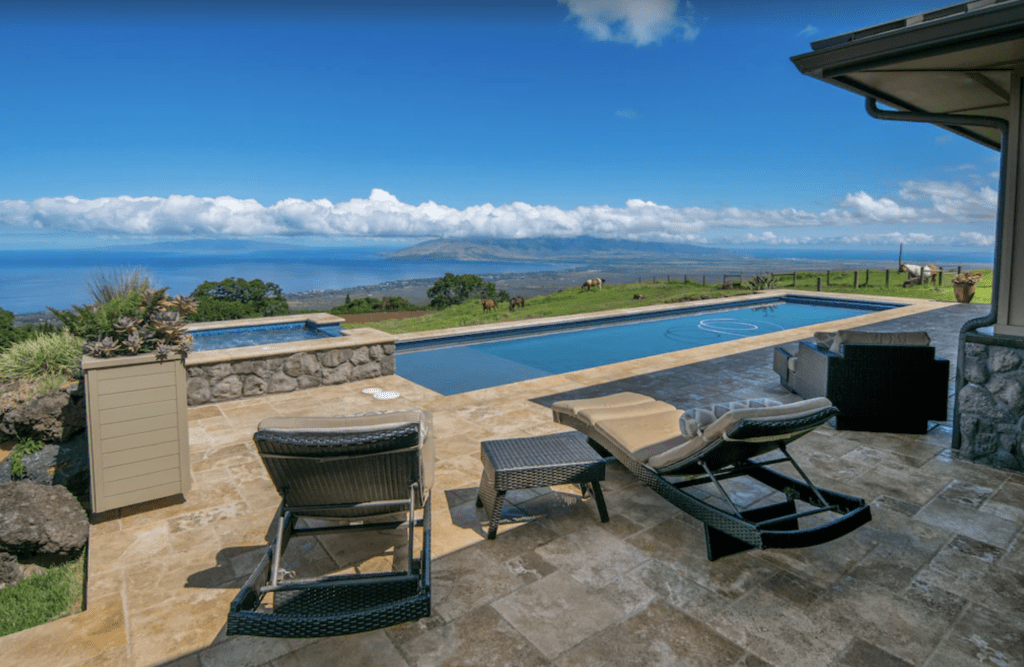 Kula Luxury Retreat with Mountains and Ocean Views