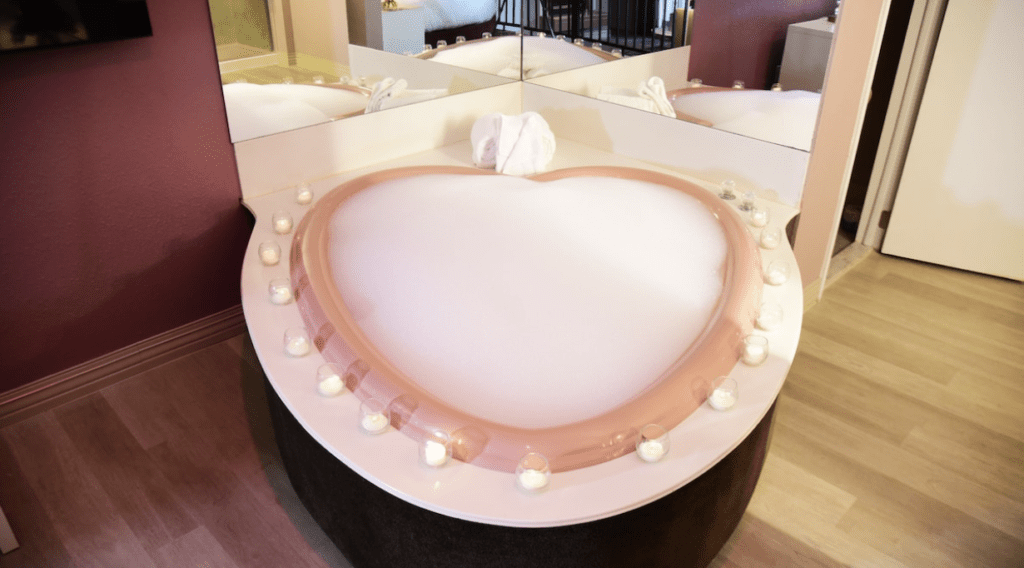 Romantic Getaways in PA with Jacuzzis
