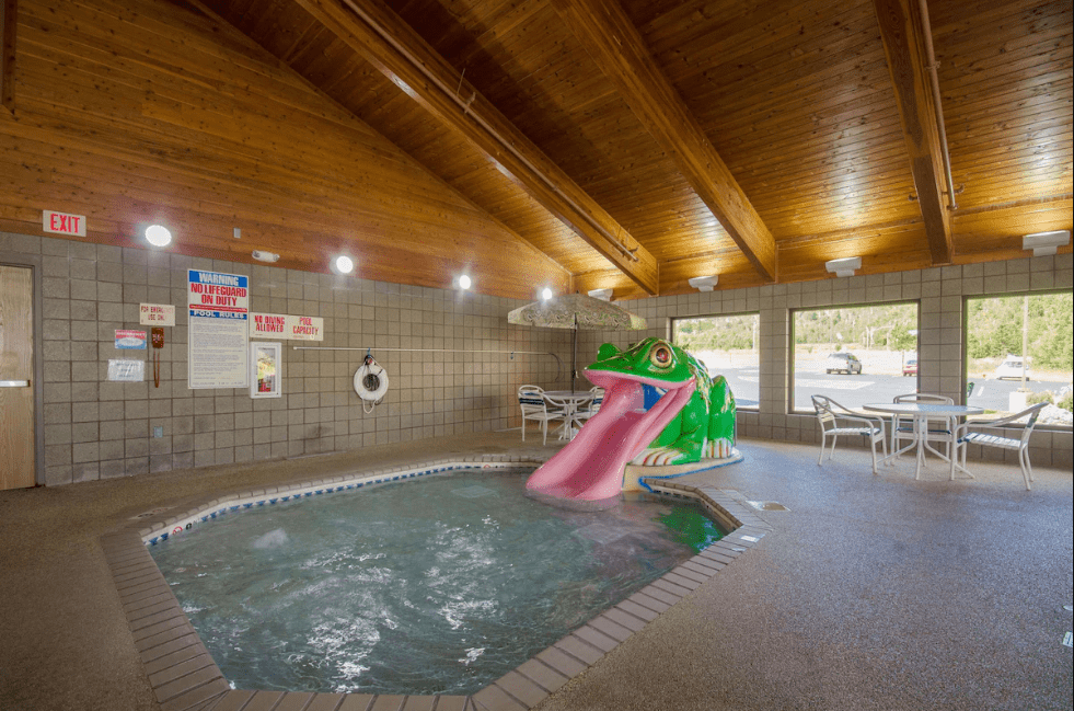 hotels with water parks in minnesota