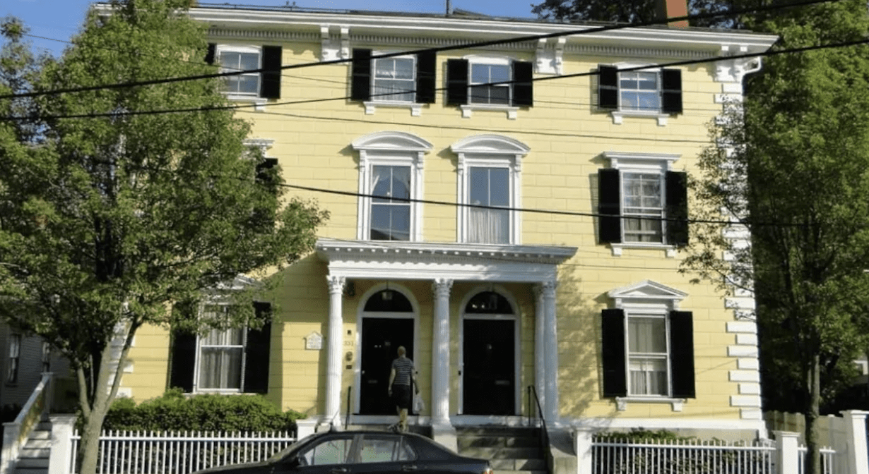 places to stay in salem ma