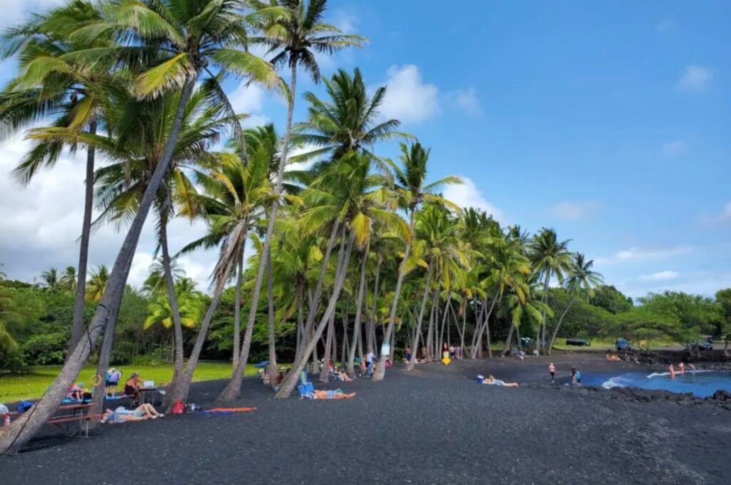 Hawaii black sand beaches